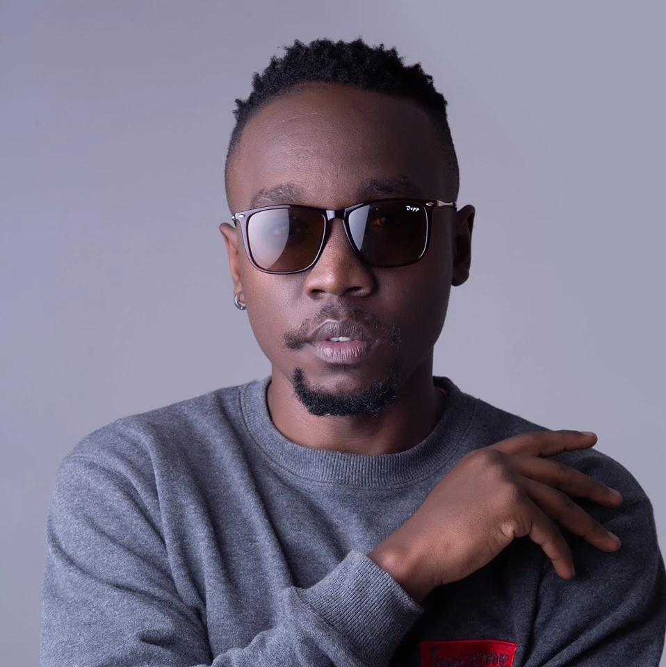 Alvin Kizz ft.Roden Y Kabako